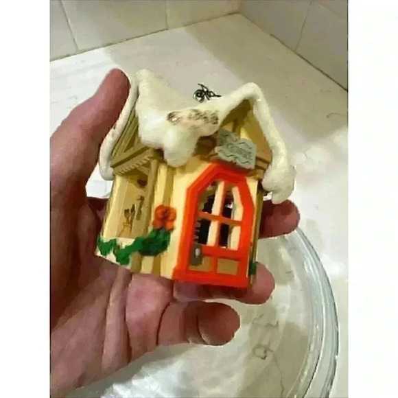 Vintage 1982 Hallmark Santas Workshop Christmas Ornament In Original Box Kringle - Picture 4 of 10